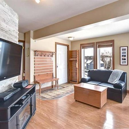 Bright Condo Near The Lake By Globalstay Mont-Tremblant Kültér fotó