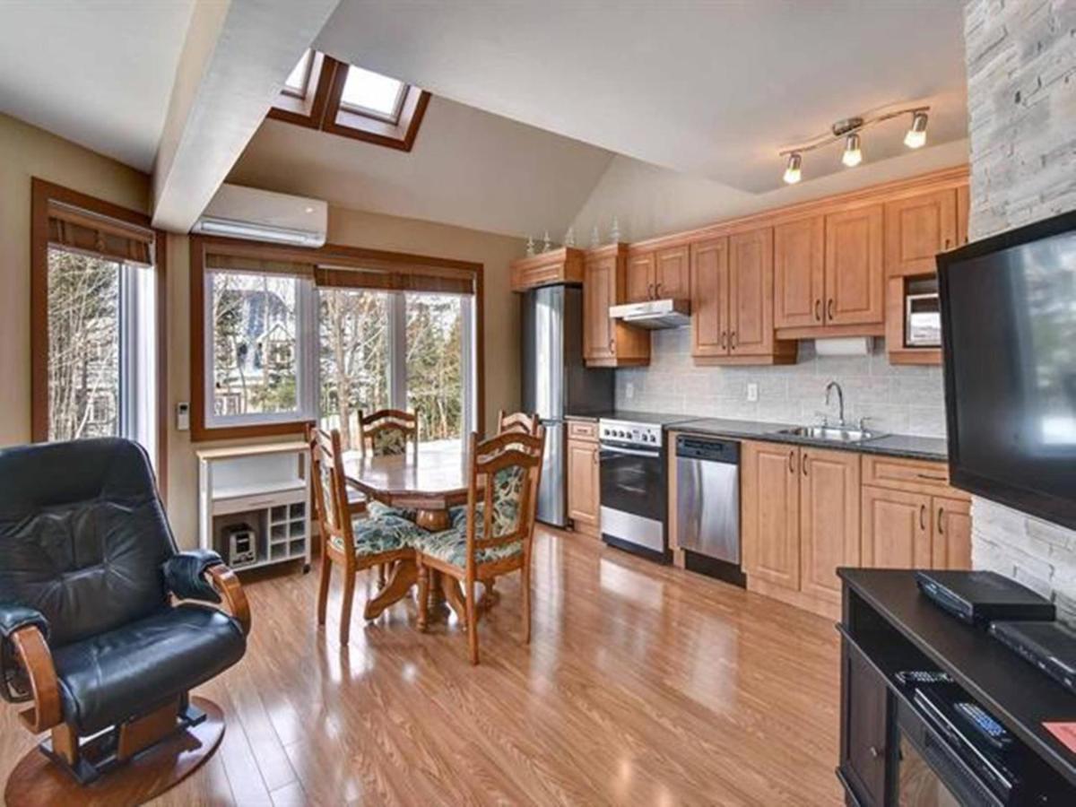 Bright Condo Near The Lake By Globalstay Mont-Tremblant Kültér fotó