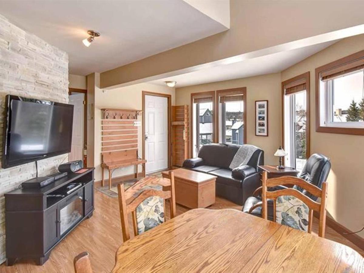 Bright Condo Near The Lake By Globalstay Mont-Tremblant Kültér fotó