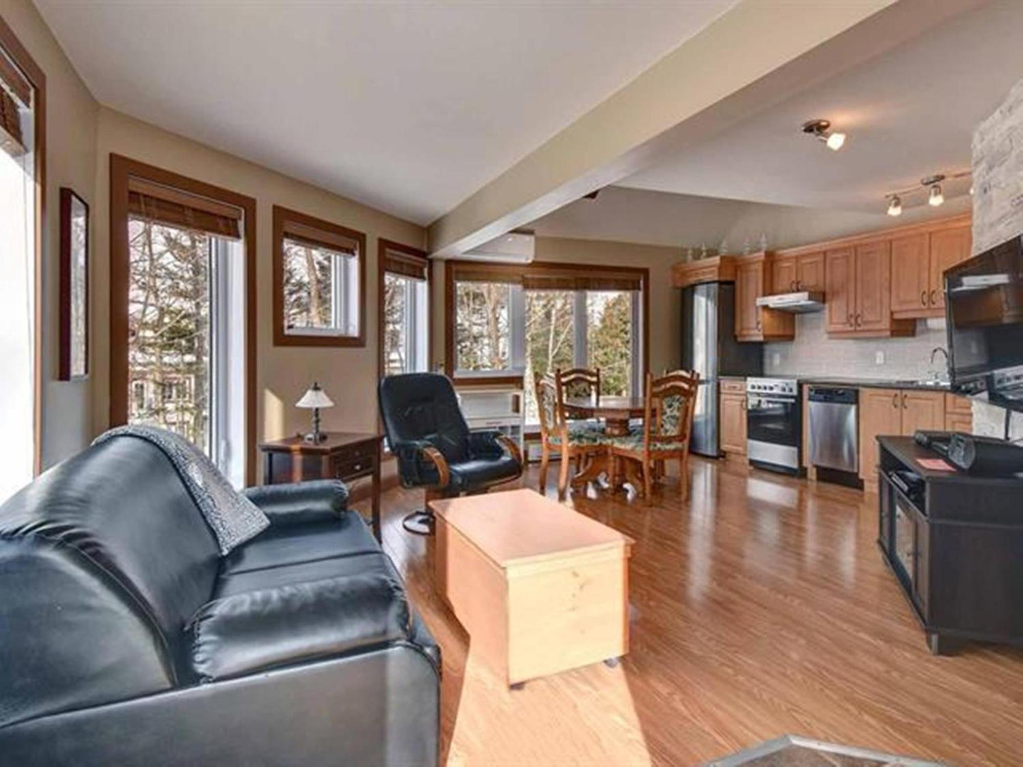 Bright Condo Near The Lake By Globalstay Mont-Tremblant Kültér fotó